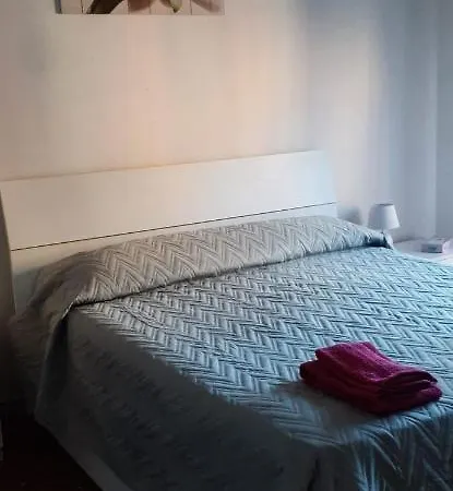 Corneliaguesthouse בית הארחה *